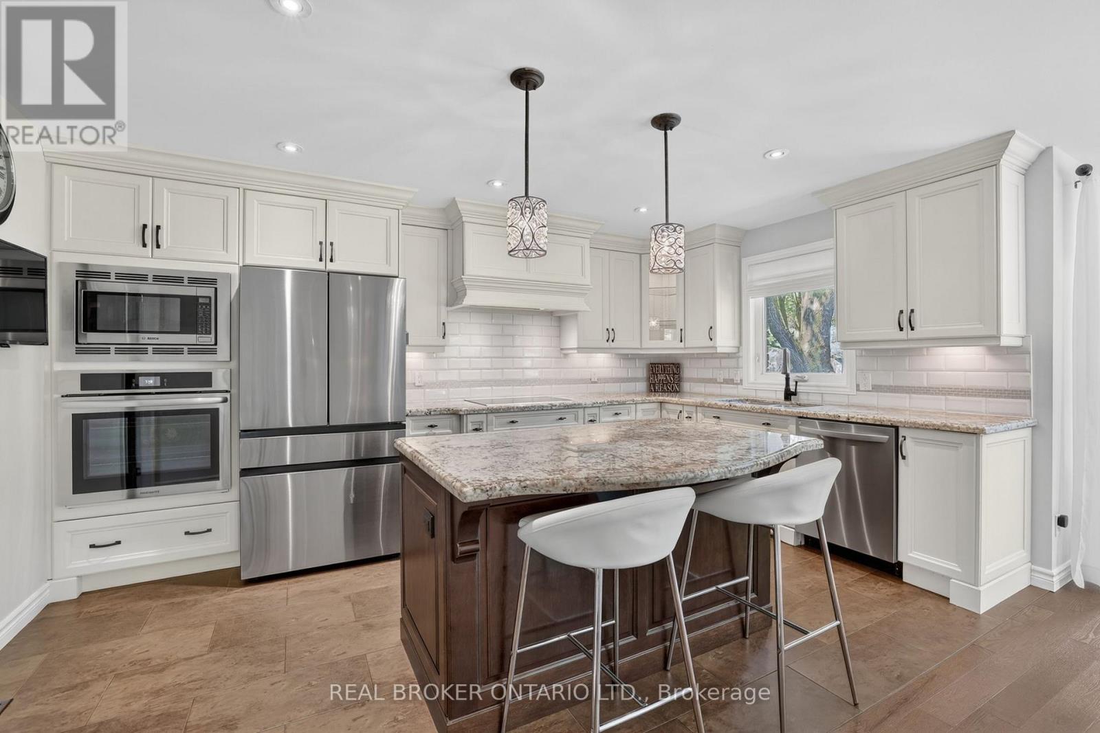 6 Sunset Street, East Gwillimbury, Ontario  L9N 1H4 - Photo 3 - N13190020