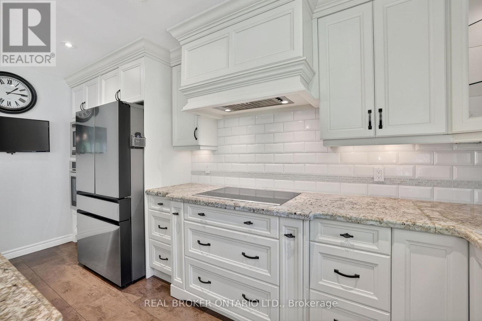 6 Sunset Street, East Gwillimbury, Ontario  L9N 1H4 - Photo 4 - N13190020