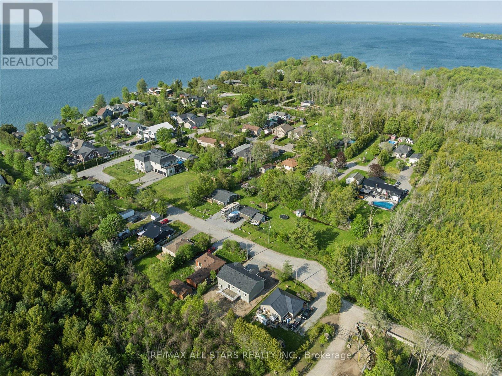 26 O'dell Lane, Georgina, Ontario  L0E 1S0 - Photo 3 - N13190302