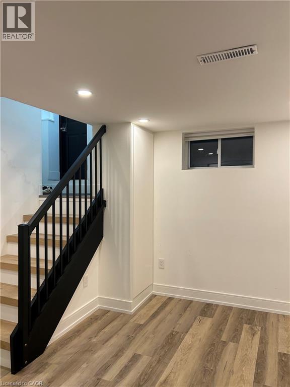 35 Barnesdale Avenue N Unit# Basement, Hamilton, Ontario  L8L 6R7 - Photo 3 - 40827232
