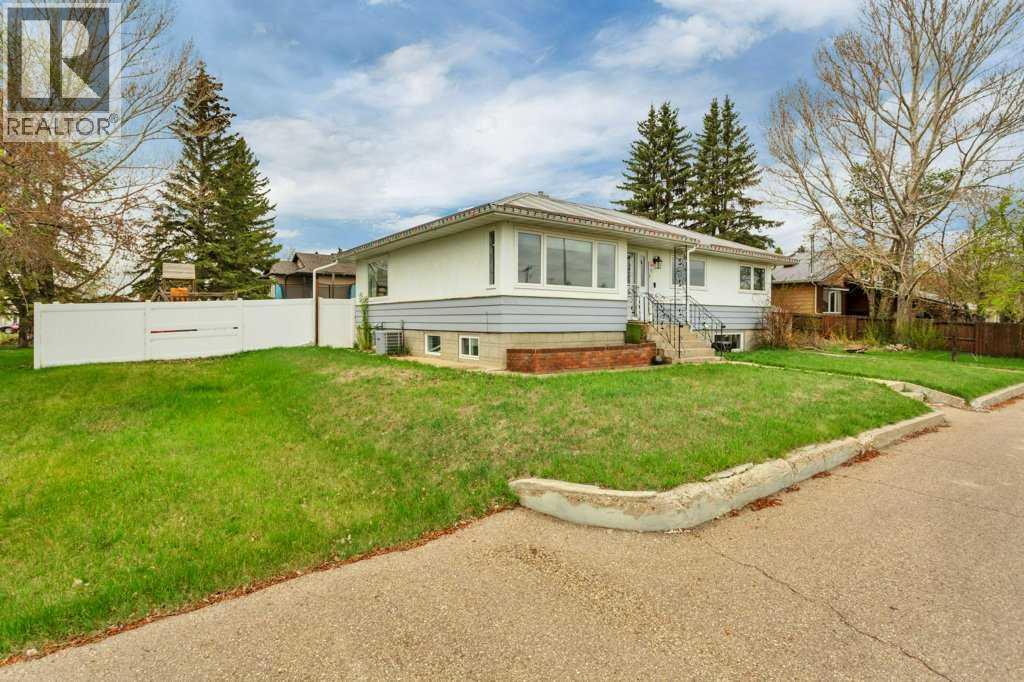 5606 58 Street, Lacombe, Alberta  T4L 1R3 - Photo 2 - A2310936