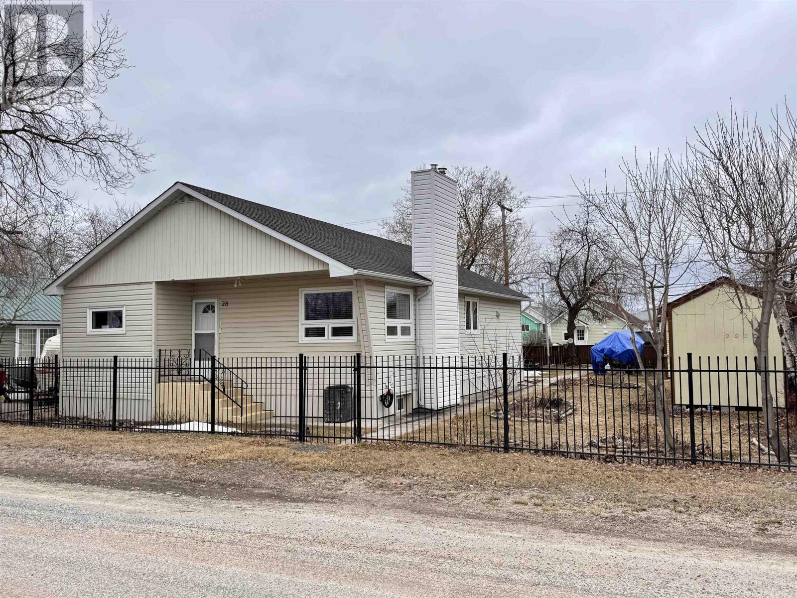 28 William St, Cochenour, Ontario  P0V 1L0 - Photo 2 - TB2600936