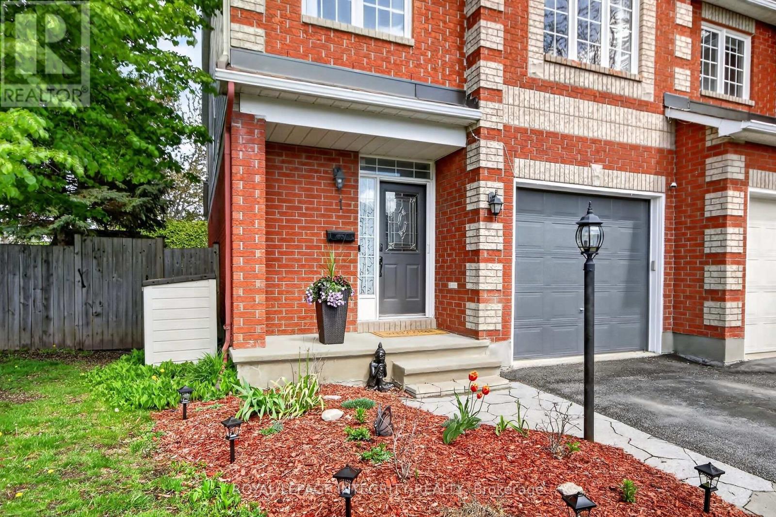 1 Chantilly Gate, Ottawa, Ontario  K2S 2B2 - Photo 3 - X13192404