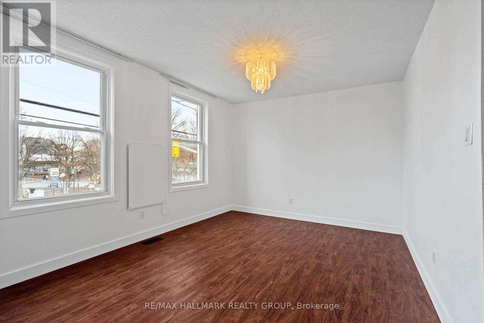 378 Booth Street, Ottawa, Ontario  K1R 7K6 - Photo 3 - X13192556