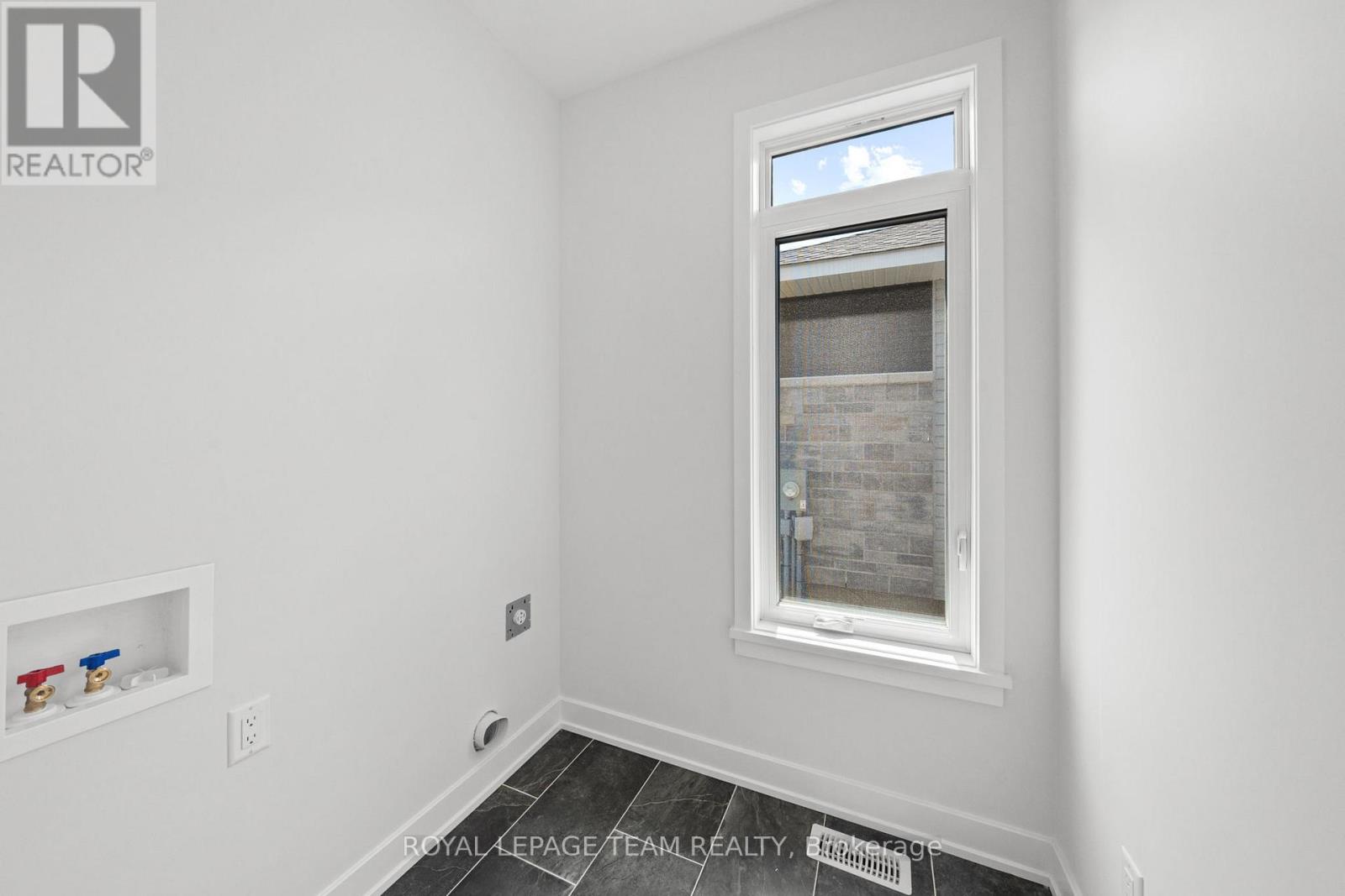 1090 Moore Street, Brockville, Ontario  K6V 7N1 - Photo 6 - X13192814