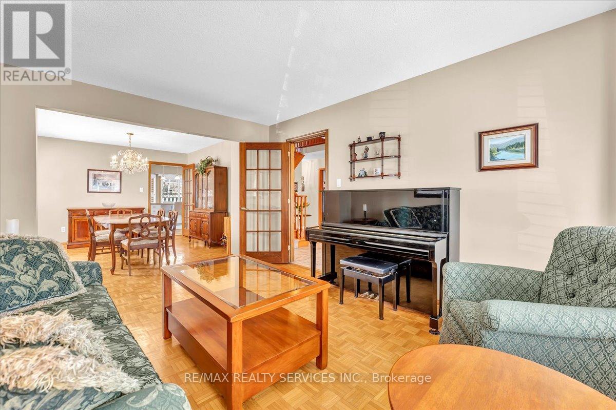 36 Brydon Crescent, Brampton, Ontario  L6X 3H2 - Photo 10 - W13189860