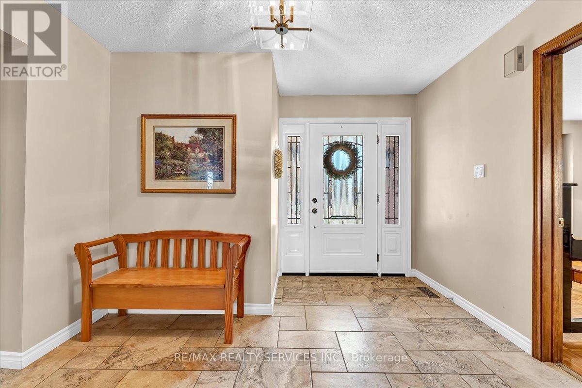 36 Brydon Crescent, Brampton, Ontario  L6X 3H2 - Photo 4 - W13189860