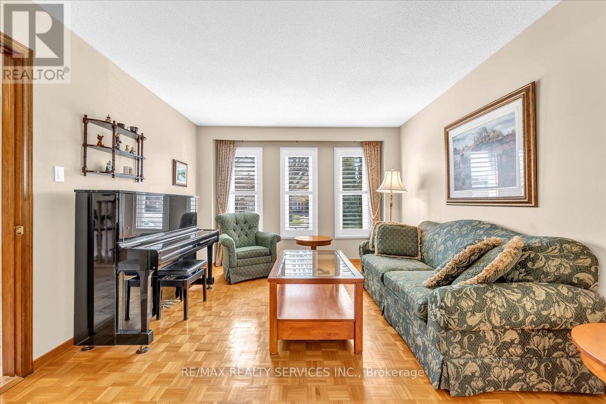 36 Brydon Crescent, Brampton, Ontario  L6X 3H2 - Photo 9 - W13189860