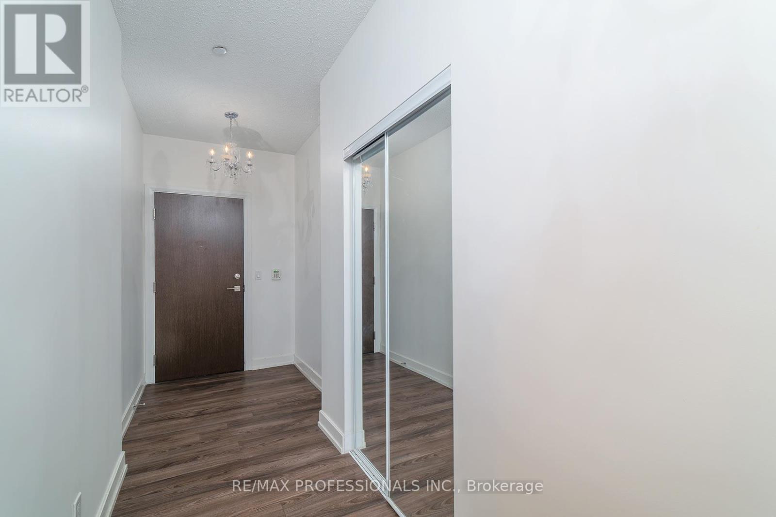 219 - 6 Eva Road, Toronto, Ontario  M9C 0B1 - Photo 5 - W13190178