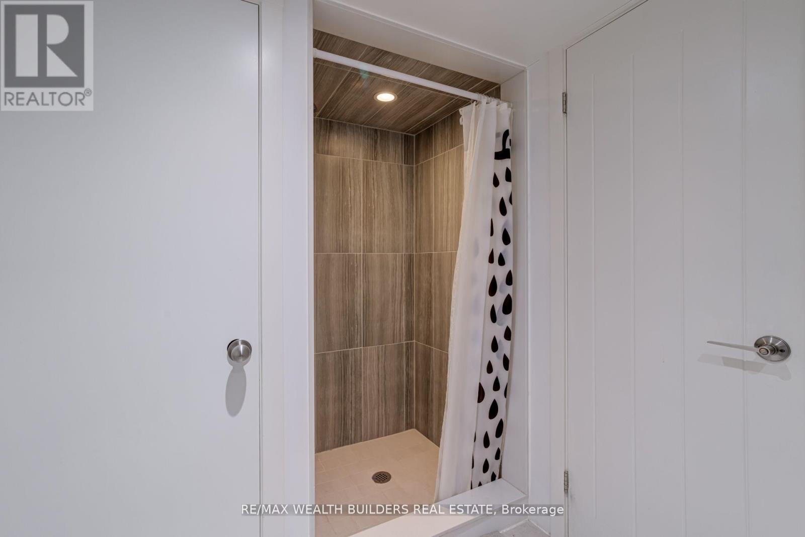 Lower - 172 Indian Road Crescent, Toronto, Ontario  M6P 2G3 - Photo 10 - W13190514