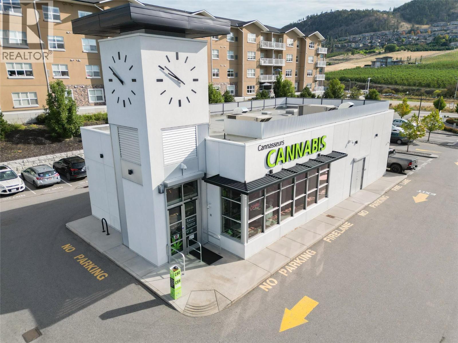 1928 Summit Drive, Kelowna, British Columbia
