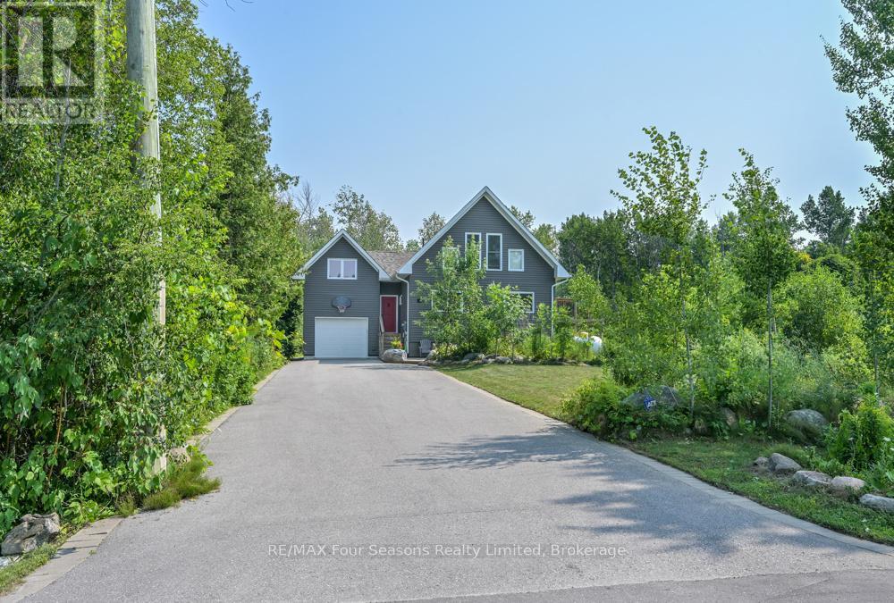 40 Braeside Street, Collingwood, Ontario L9Y 3Z1 - Photo 2 - S13192036