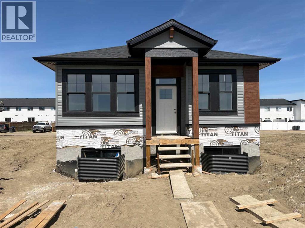 25 Ian Way, Sylvan Lake, Alberta  T4S 0W5 - Photo 1 - A2310588