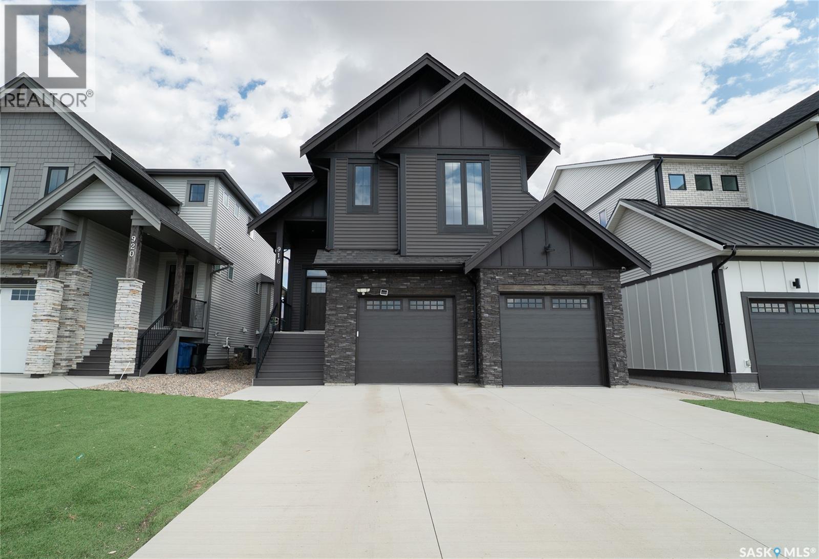 916 Feheregyhazi Boulevard, Saskatoon, Saskatchewan  S7W 1E1 - Photo 1 - SK037271