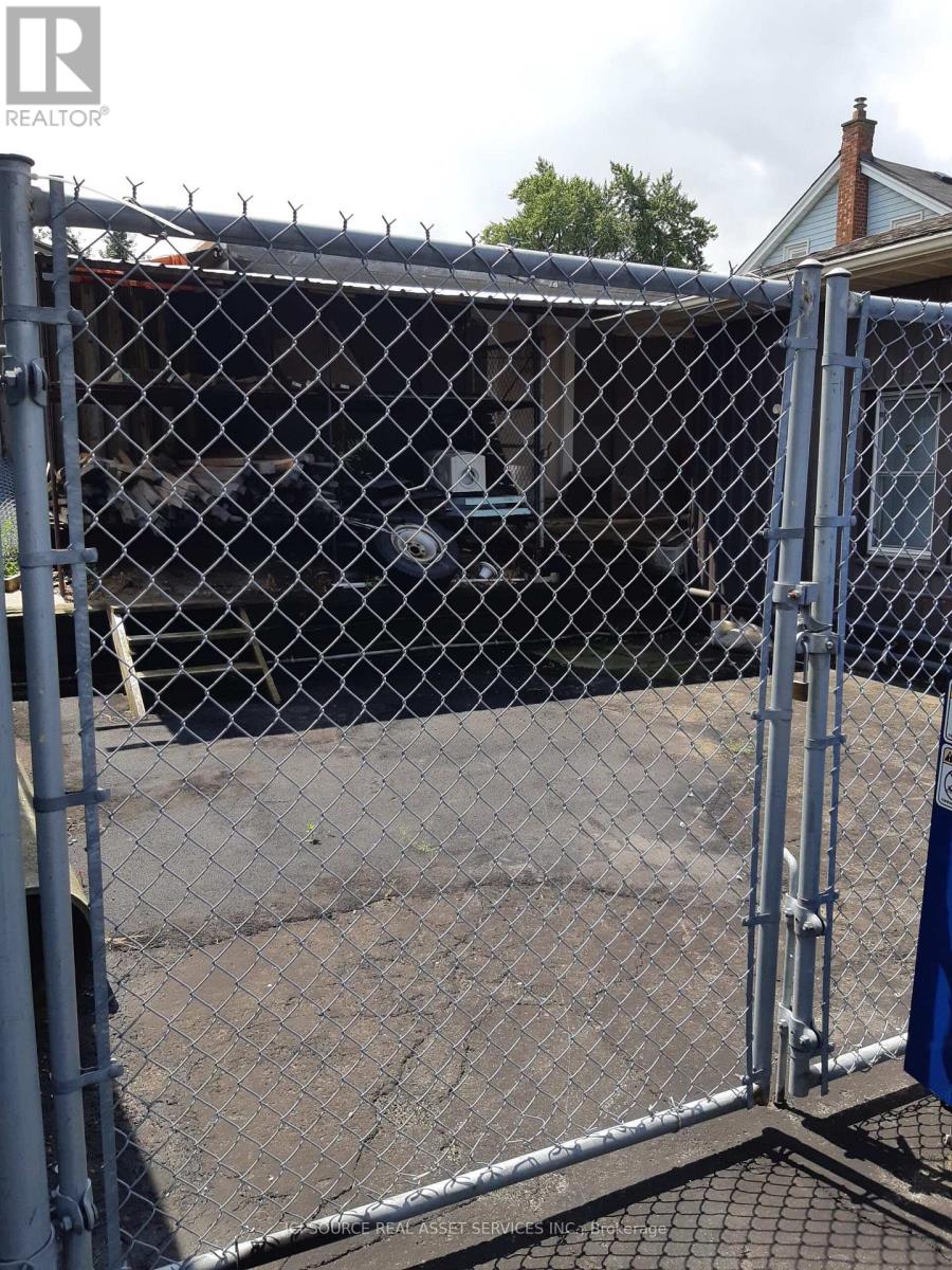 5654 Glenholme Avenue, Niagara Falls, Ontario  L2G 4Y3 - Photo 5 - X13189868
