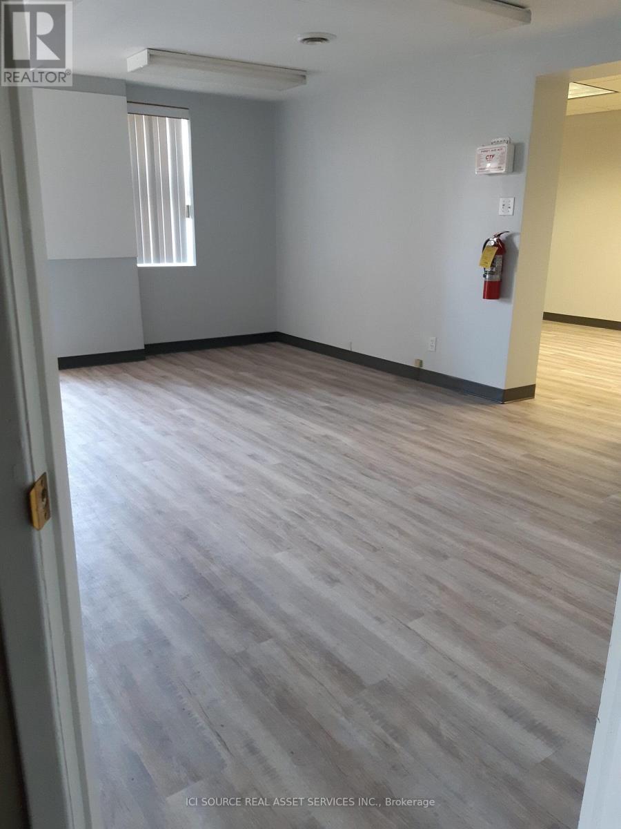 5654 Glenholme Avenue, Niagara Falls, Ontario  L2G 4Y3 - Photo 7 - X13189868