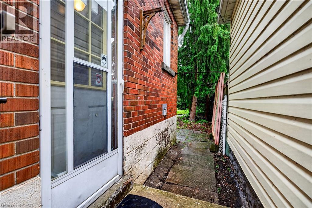 447 Melvin Avenue, Hamilton, Ontario L8H 2L6 - Photo 38 - 40833377