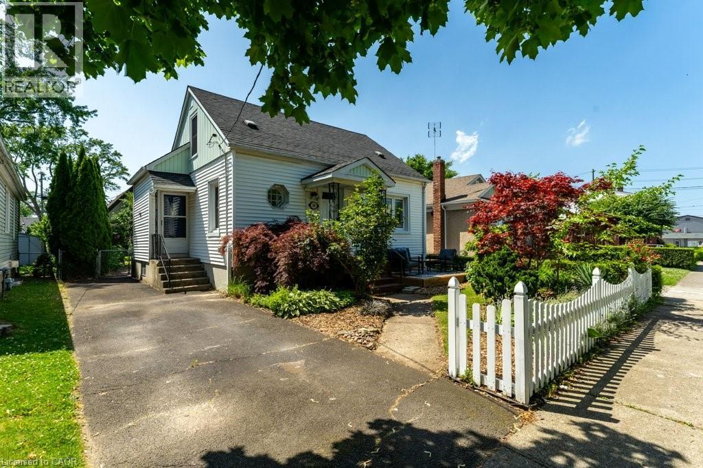 19 Columbia Street, St. Catharines, Ontario  L2R 5H5 - Photo 3 - 40832023