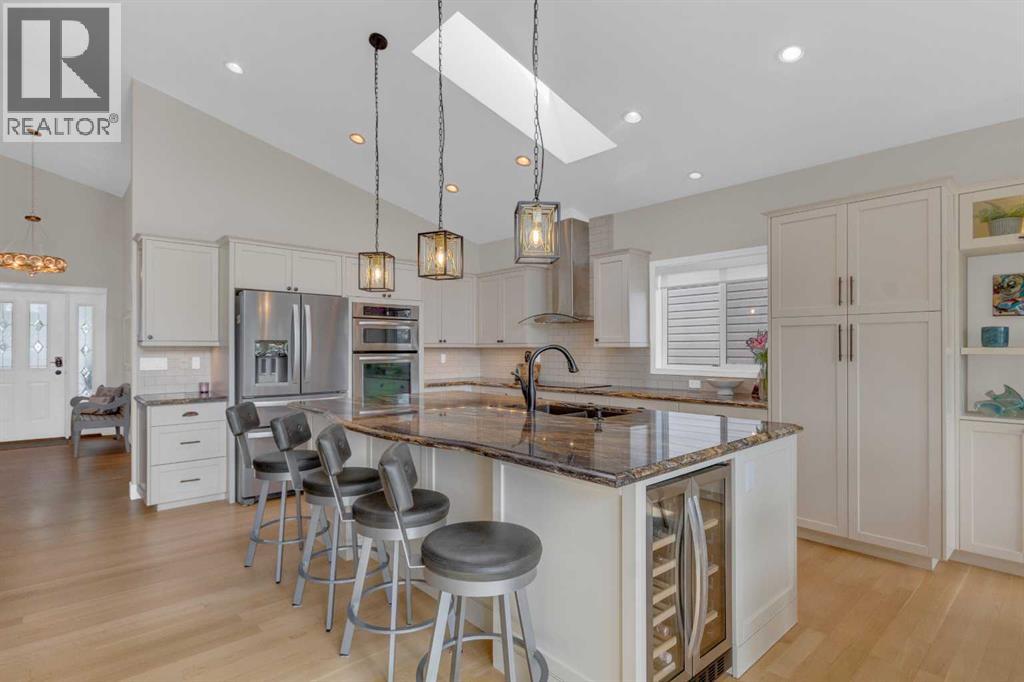198 Douglas Woods Hill SE, Calgary, Alberta  T2Z 3B1 - Photo 7 - A2315135