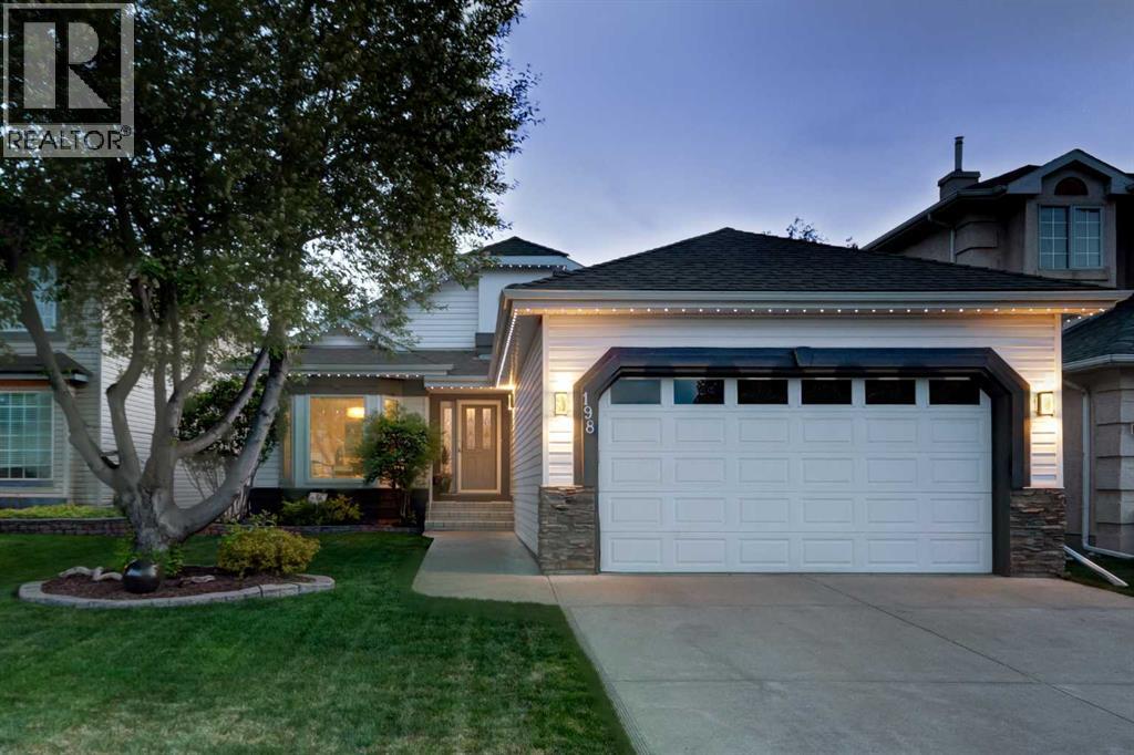 198 Douglas Woods Hill SE, Calgary, Alberta  T2Z 3B1 - Photo 2 - A2315135