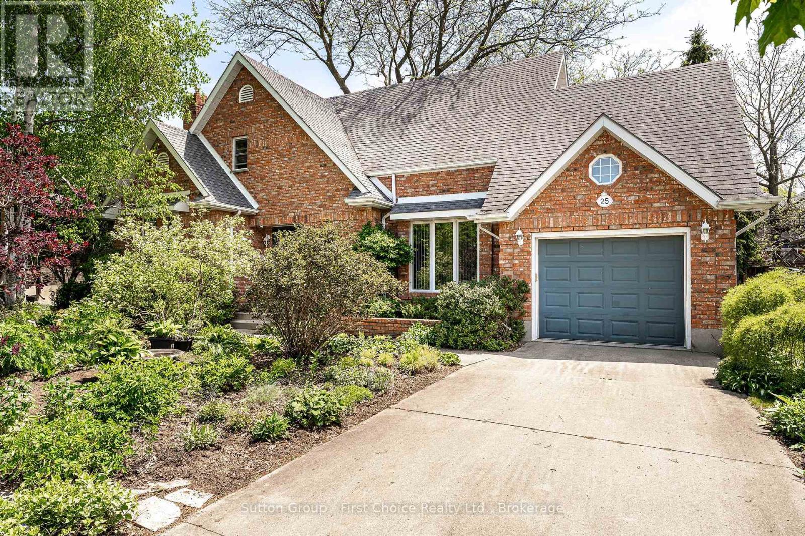 25 WHITE STREET, stratford, Ontario