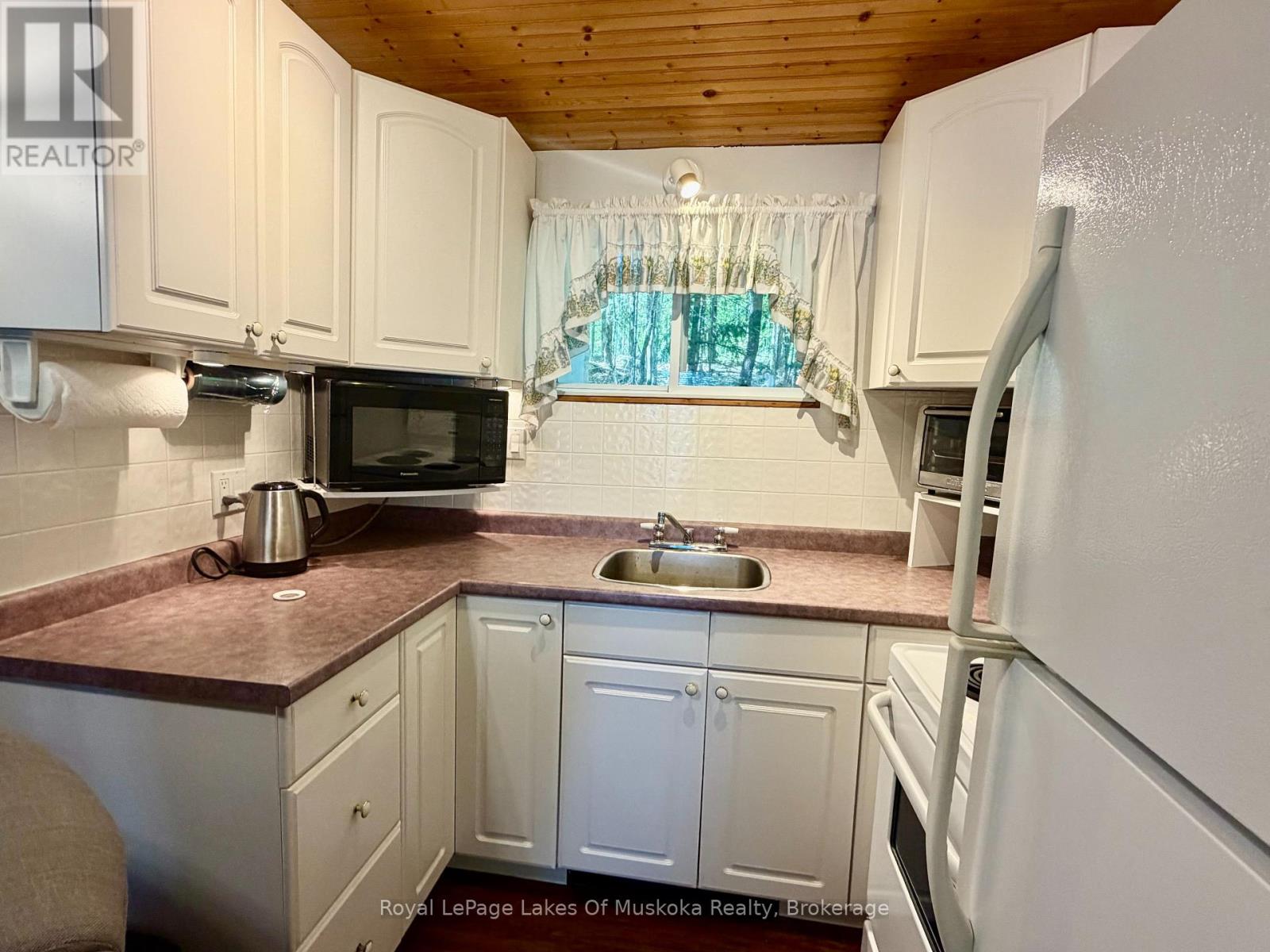 1082 Lakeshore Drive S, Bracebridge (Oakley), Ontario  P1L 1X3 - Photo 4 - X13192206