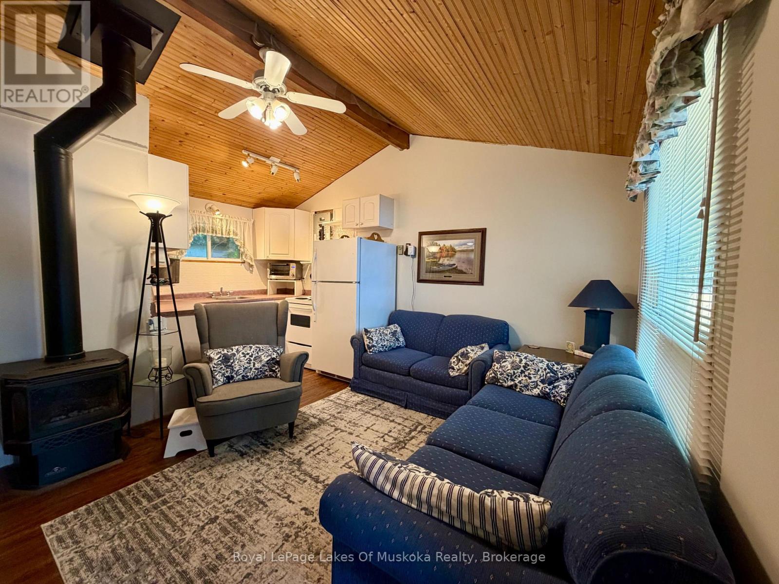 1082 Lakeshore Drive S, Bracebridge (Oakley), Ontario  P1L 1X3 - Photo 5 - X13192206