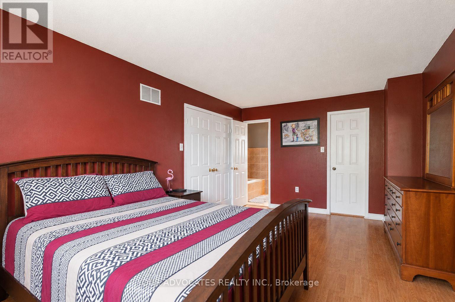 305 Herridge Circle, Newmarket, Ontario  L3Y 7H7 - Photo 12 - N13189986