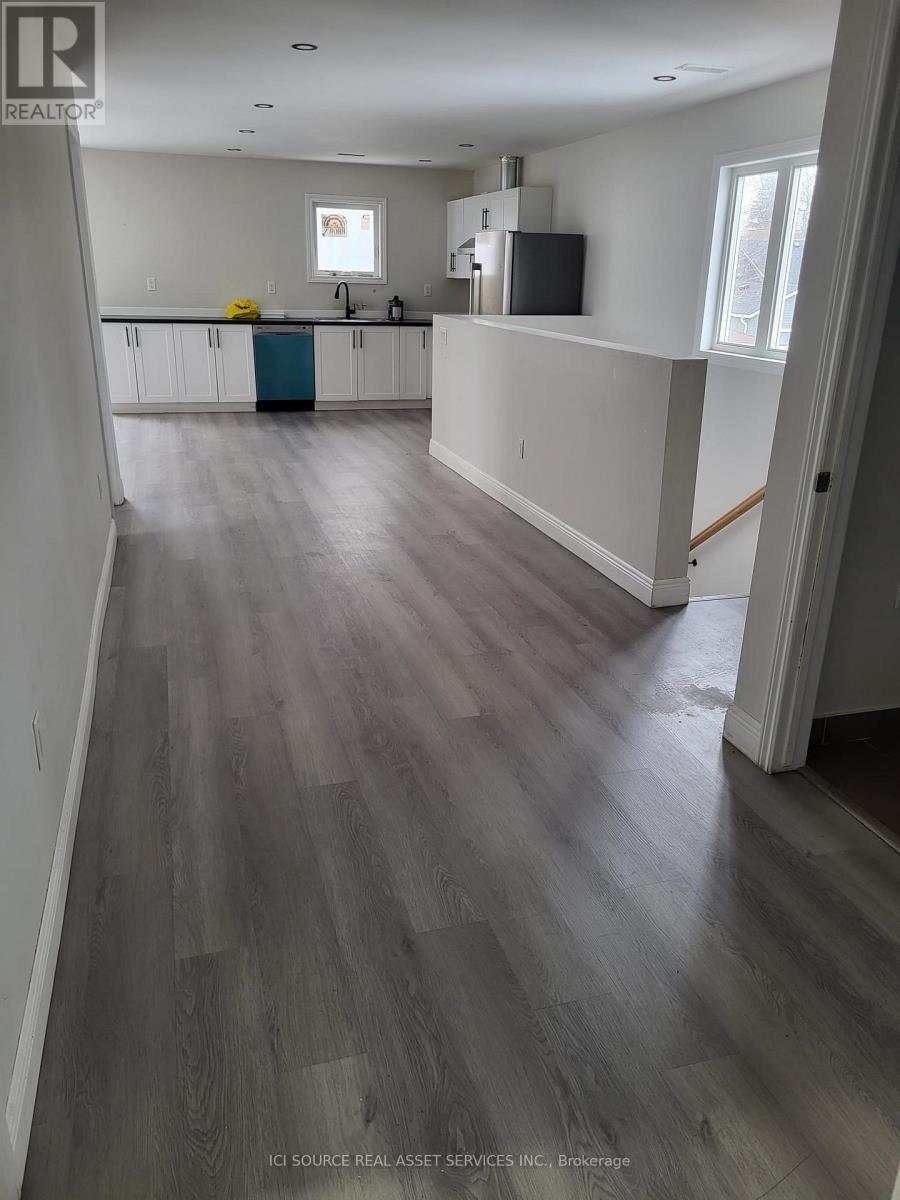 E - 6447 Culp Street, Niagara Falls, Ontario  L2G 2C2 - Photo 6 - X12293476