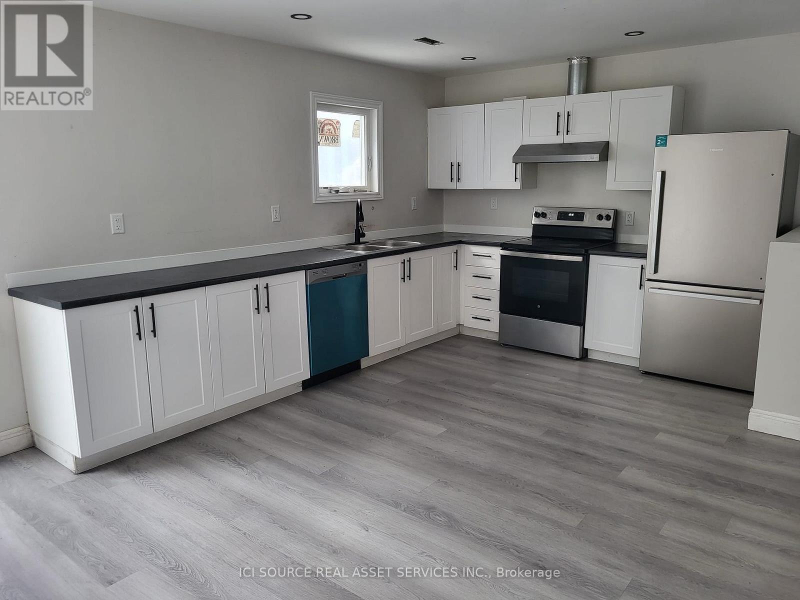 E - 6447 Culp Street, Niagara Falls, Ontario  L2G 2C2 - Photo 7 - X12293476