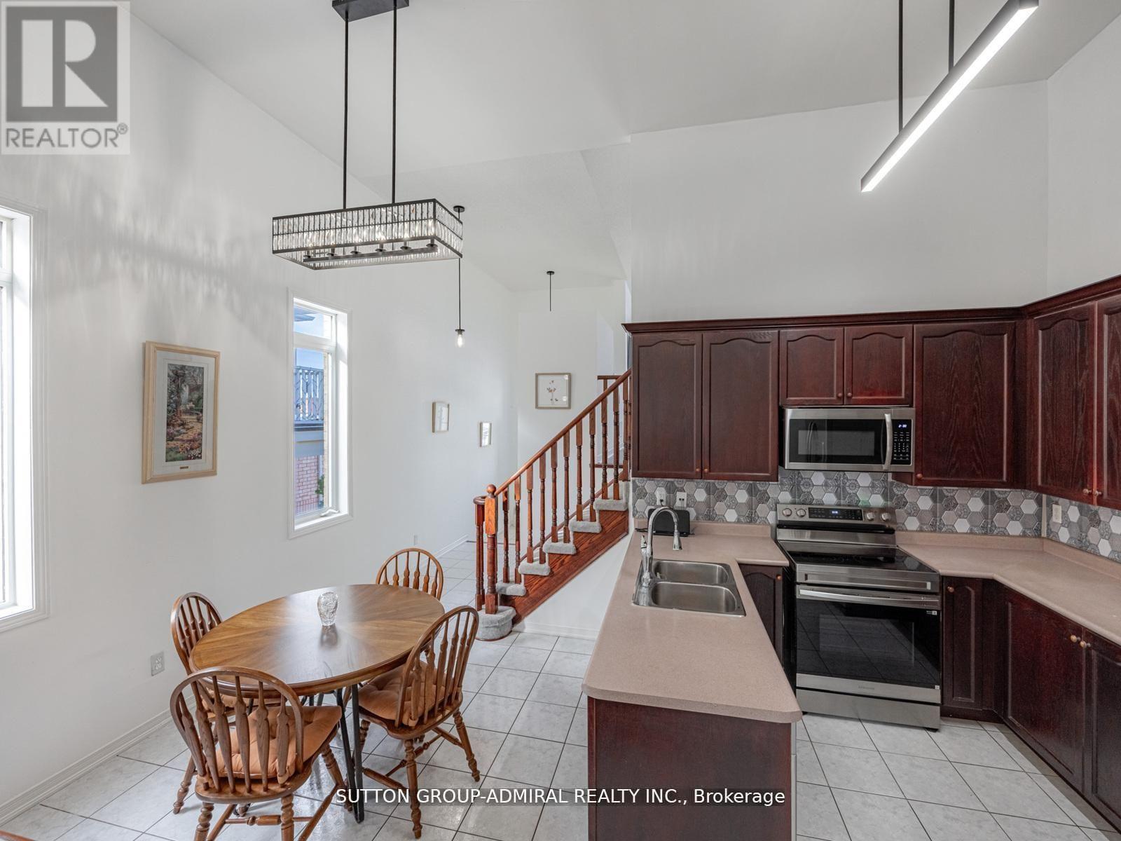 101 River Rock Crescent, Brampton, Ontario L7A 2W4 - Photo 7 - W13185884