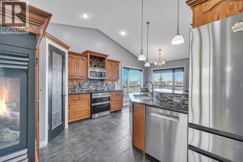 82 Ingram Close, Red Deer, Alberta  T4R 0A3 - Photo 9 - A2303803