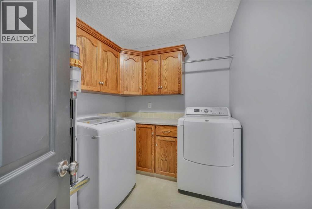 82 Ingram Close, Red Deer, Alberta  T4R 0A3 - Photo 18 - A2303803
