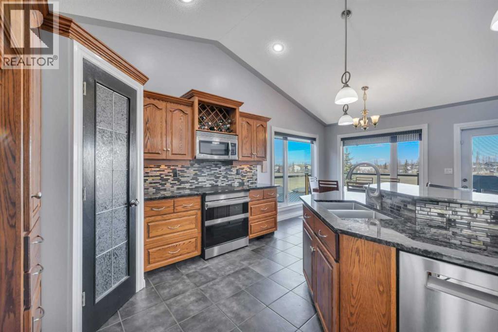 82 Ingram Close, Red Deer, Alberta  T4R 0A3 - Photo 10 - A2303803