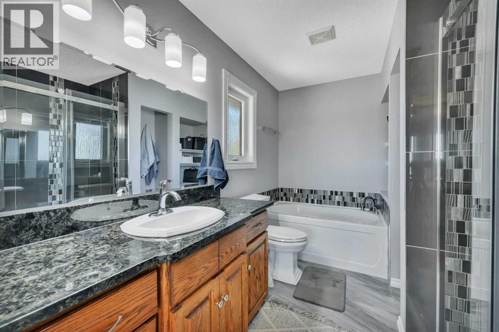82 Ingram Close, Red Deer, Alberta  T4R 0A3 - Photo 22 - A2303803
