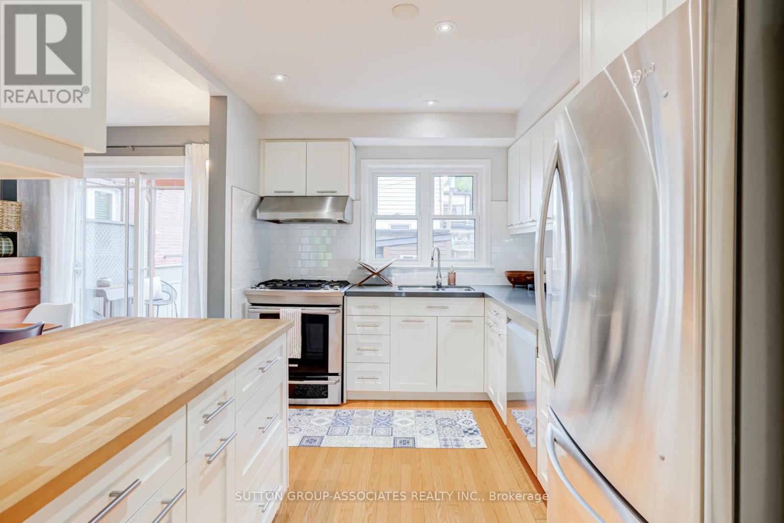 32a Vermont Avenue, Toronto, Ontario  M6G 1X7 - Photo 8 - C13190626
