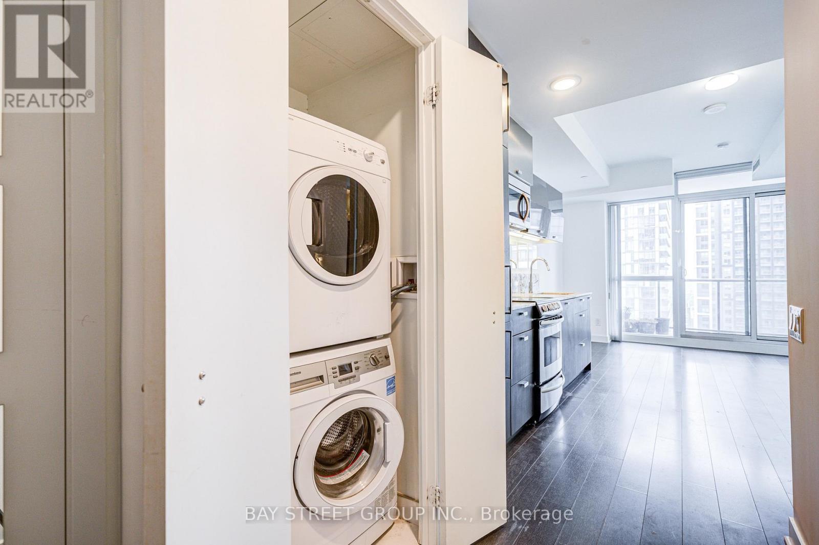 3002 - 290 Adelaide Street W, Toronto, Ontario  M5V 1P6 - Photo 11 - C13191576