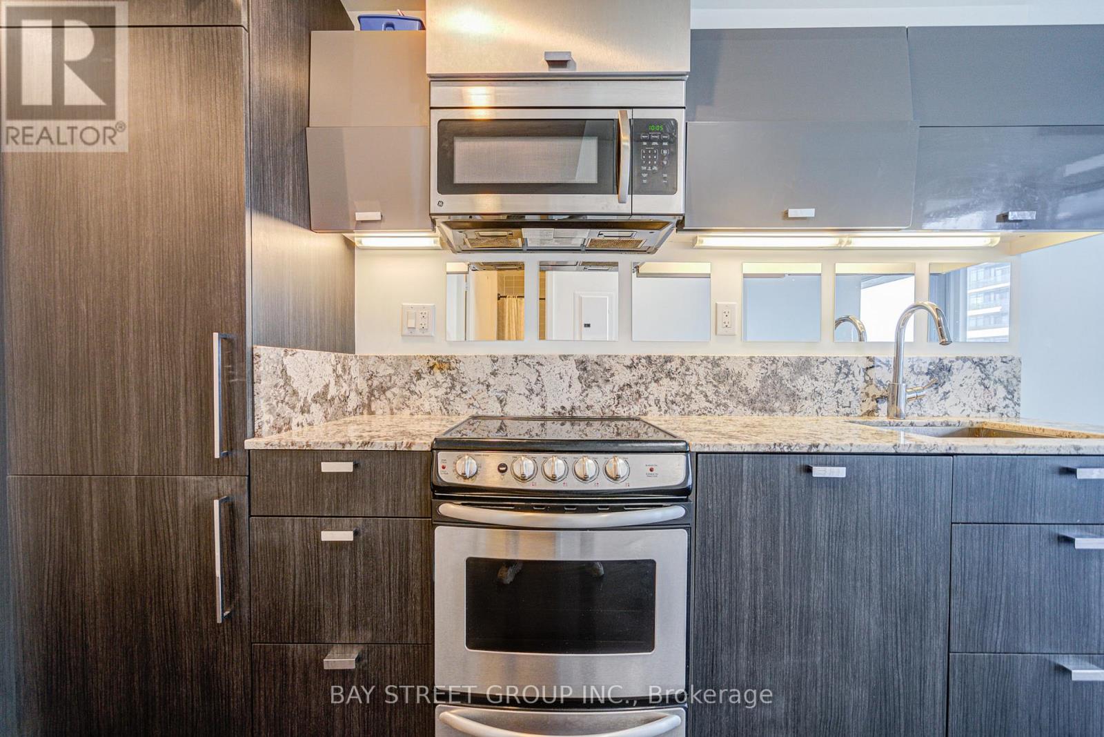 3002 - 290 Adelaide Street W, Toronto, Ontario  M5V 1P6 - Photo 16 - C13191576