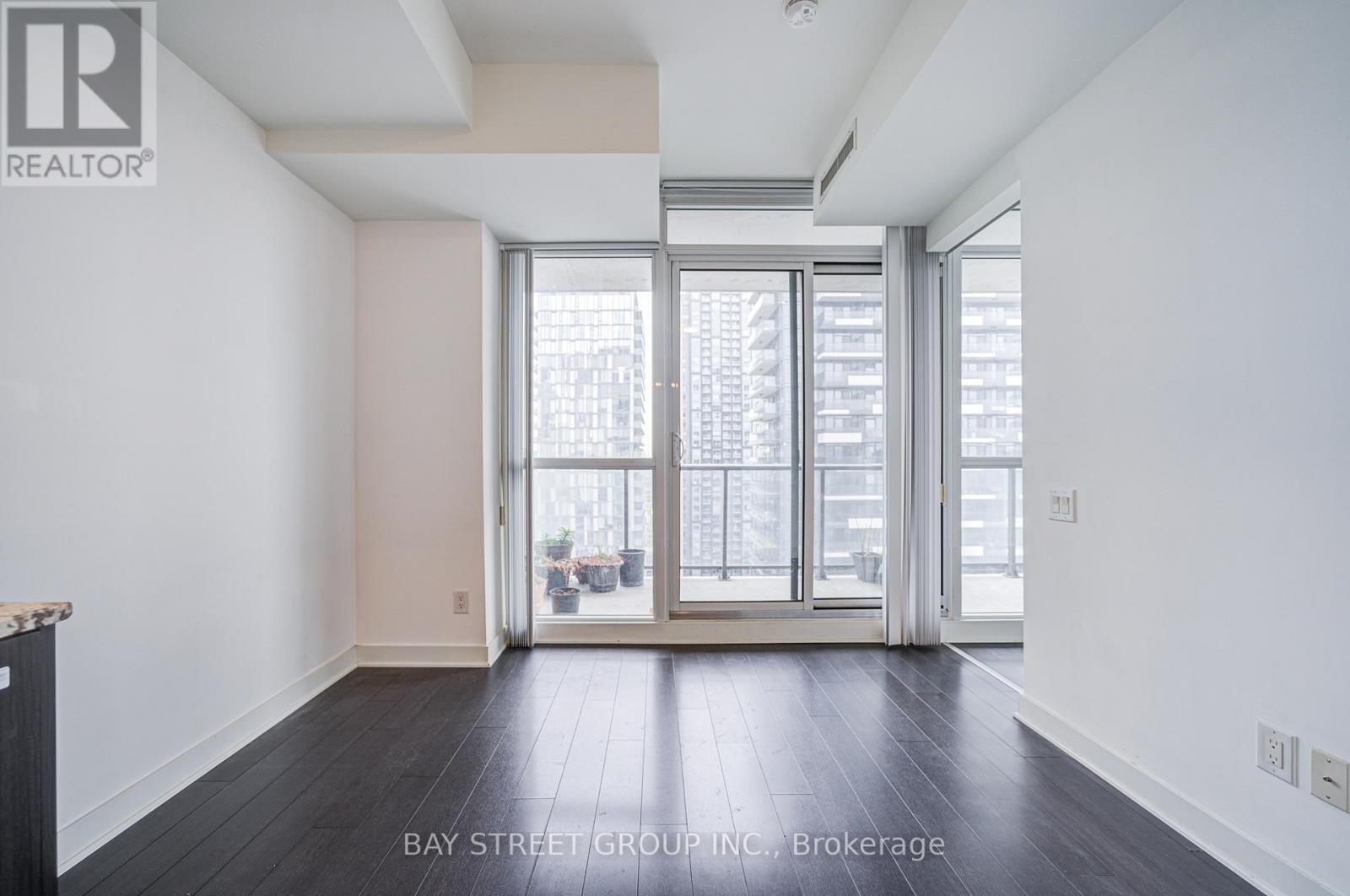 3002 - 290 Adelaide Street W, Toronto, Ontario  M5V 1P6 - Photo 18 - C13191576