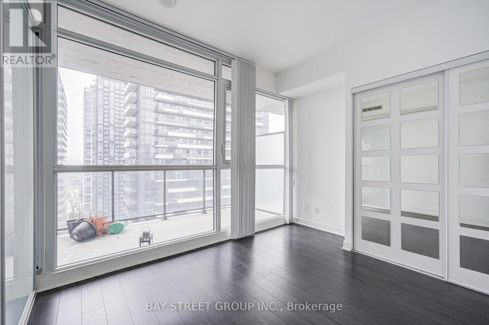 3002 - 290 Adelaide Street W, Toronto, Ontario  M5V 1P6 - Photo 24 - C13191576