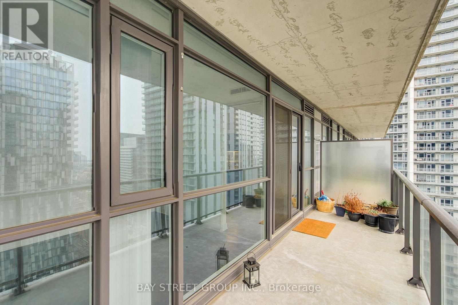 3002 - 290 Adelaide Street W, Toronto, Ontario  M5V 1P6 - Photo 31 - C13191576