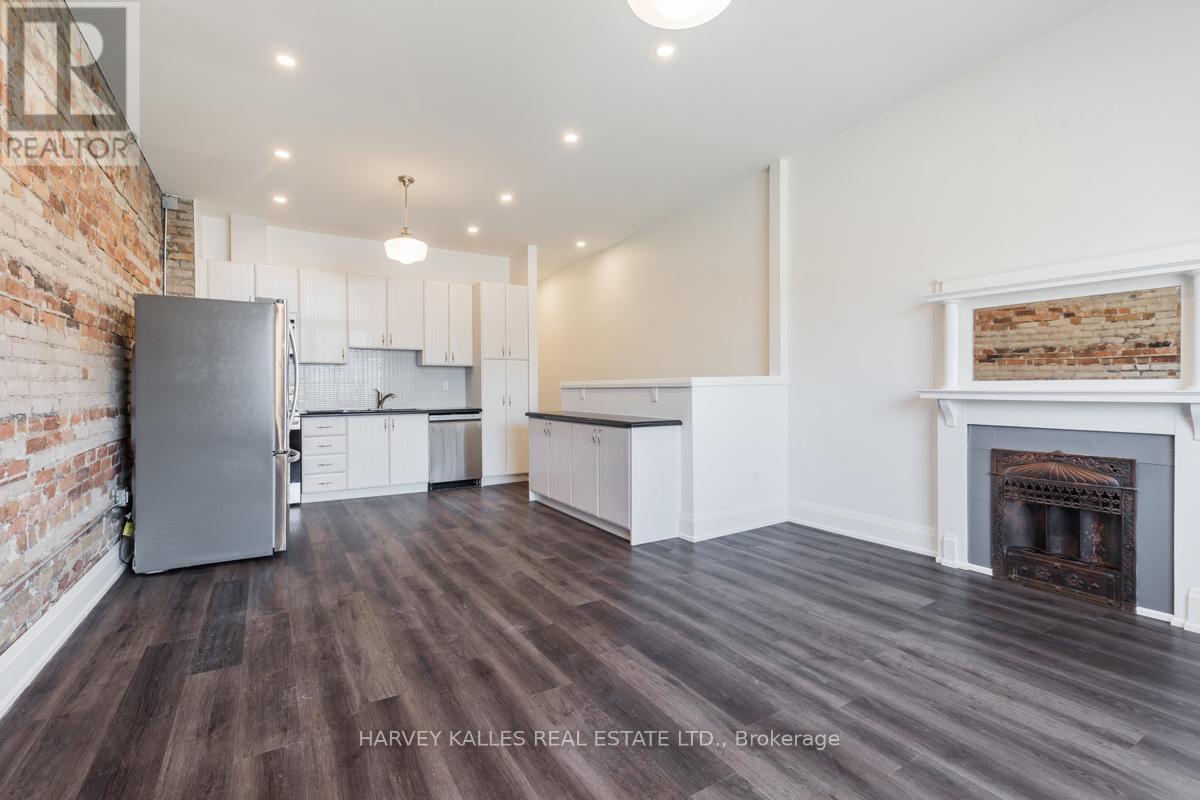 Upper - 657 St Clair Avenue W, Toronto, Ontario  M6C 1A7 - Photo 5 - C13191762