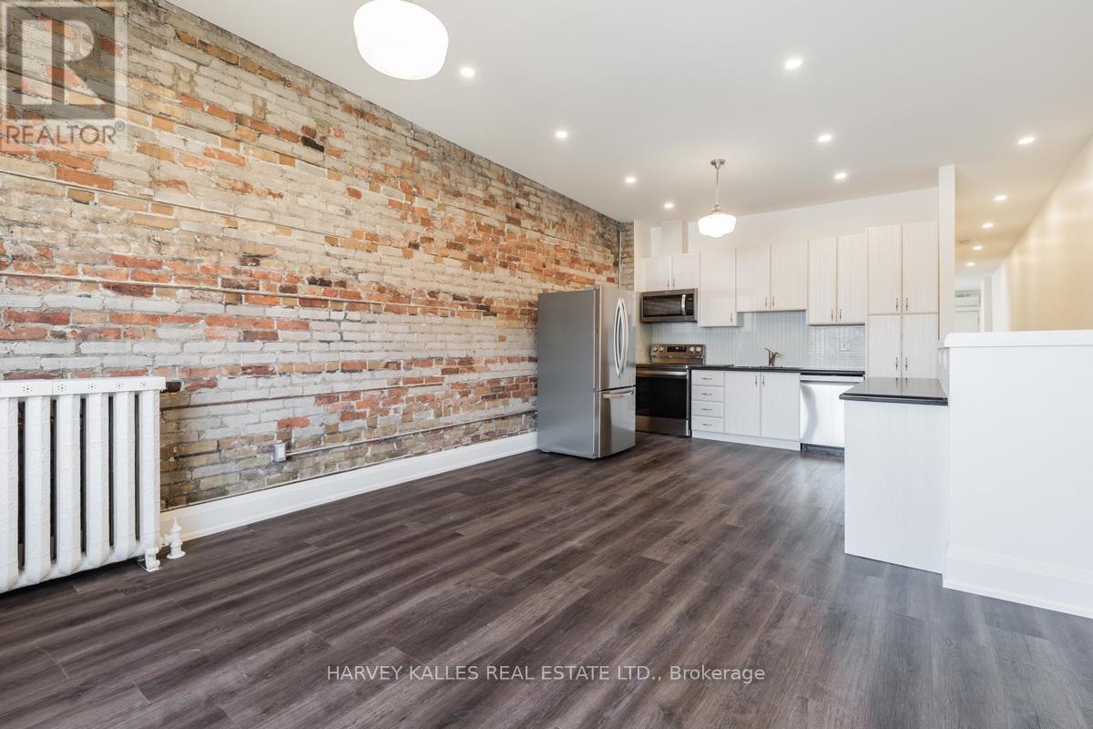 Upper - 657 St Clair Avenue W, Toronto, Ontario  M6C 1A7 - Photo 6 - C13191762