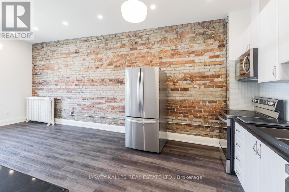 Upper - 657 St Clair Avenue W, Toronto, Ontario  M6C 1A7 - Photo 8 - C13191762