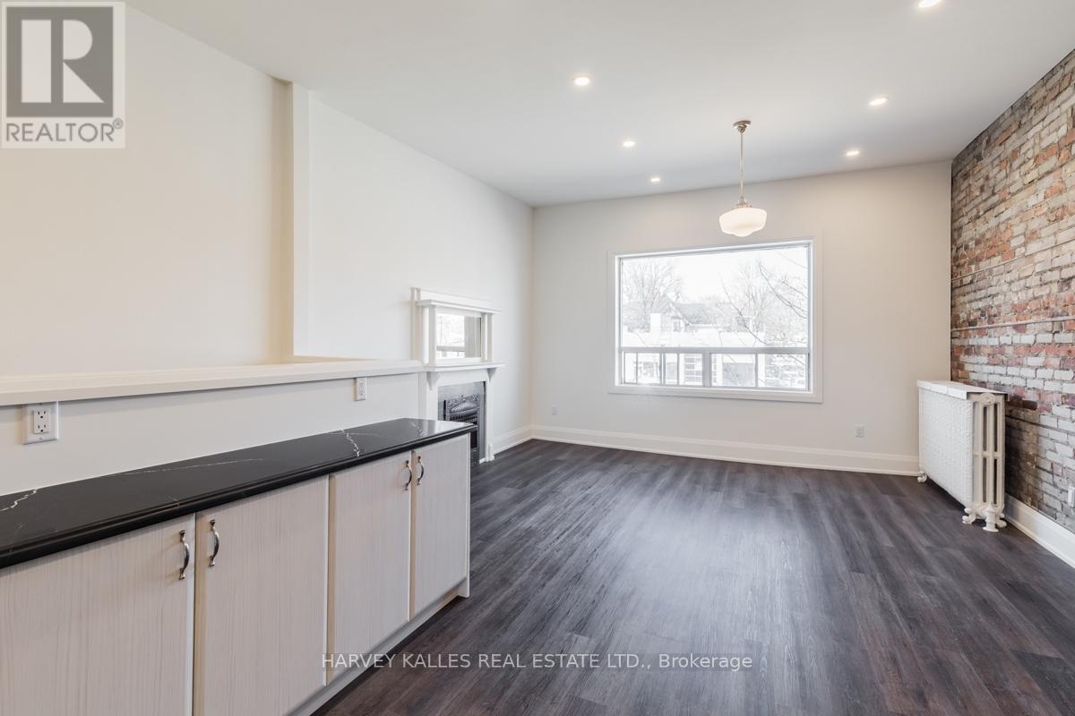 Upper - 657 St Clair Avenue W, Toronto, Ontario  M6C 1A7 - Photo 9 - C13191762