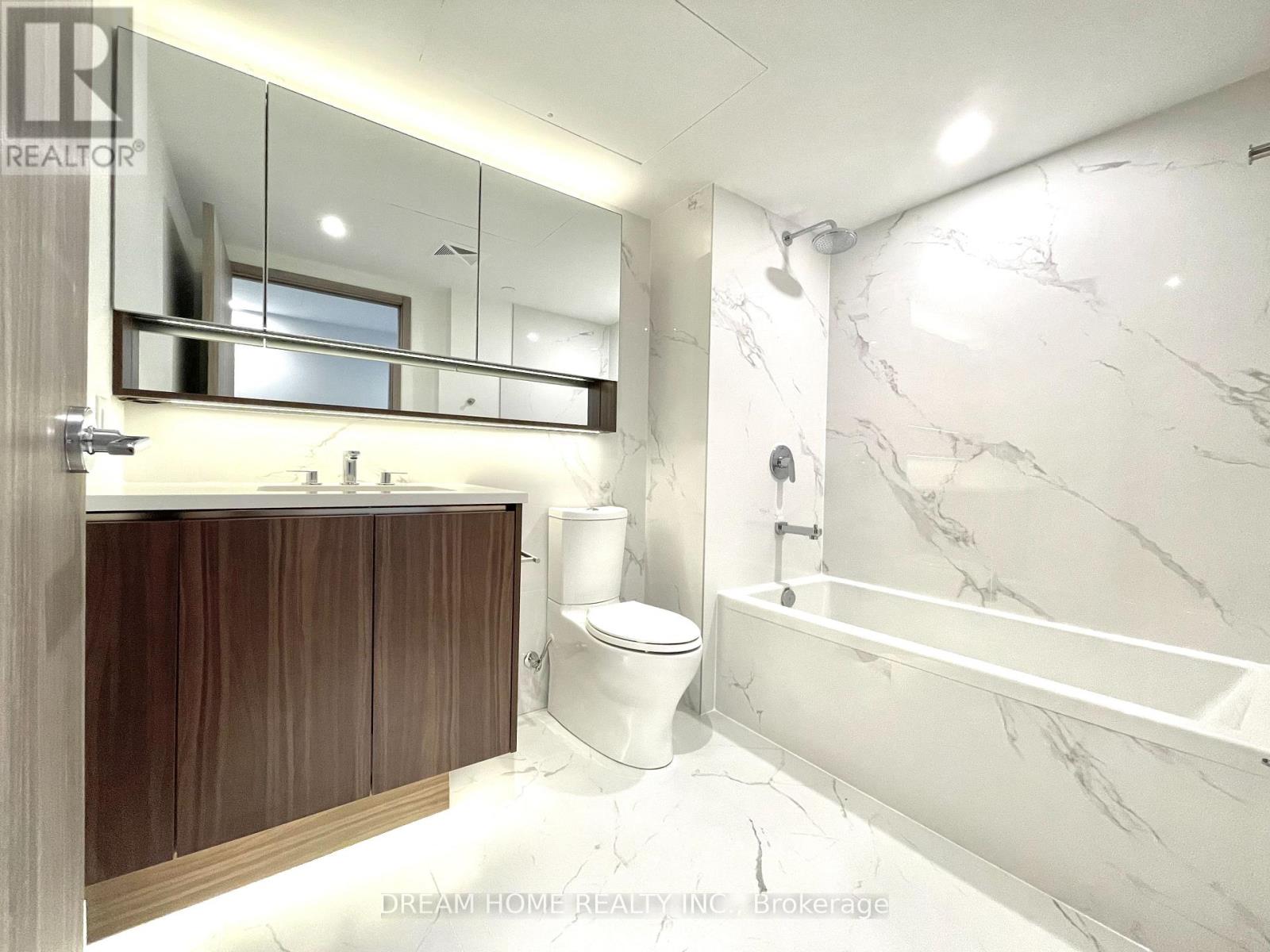 1810 - 38 Widmer Street, Toronto, Ontario  M5V 2E9 - Photo 3 - C13192218