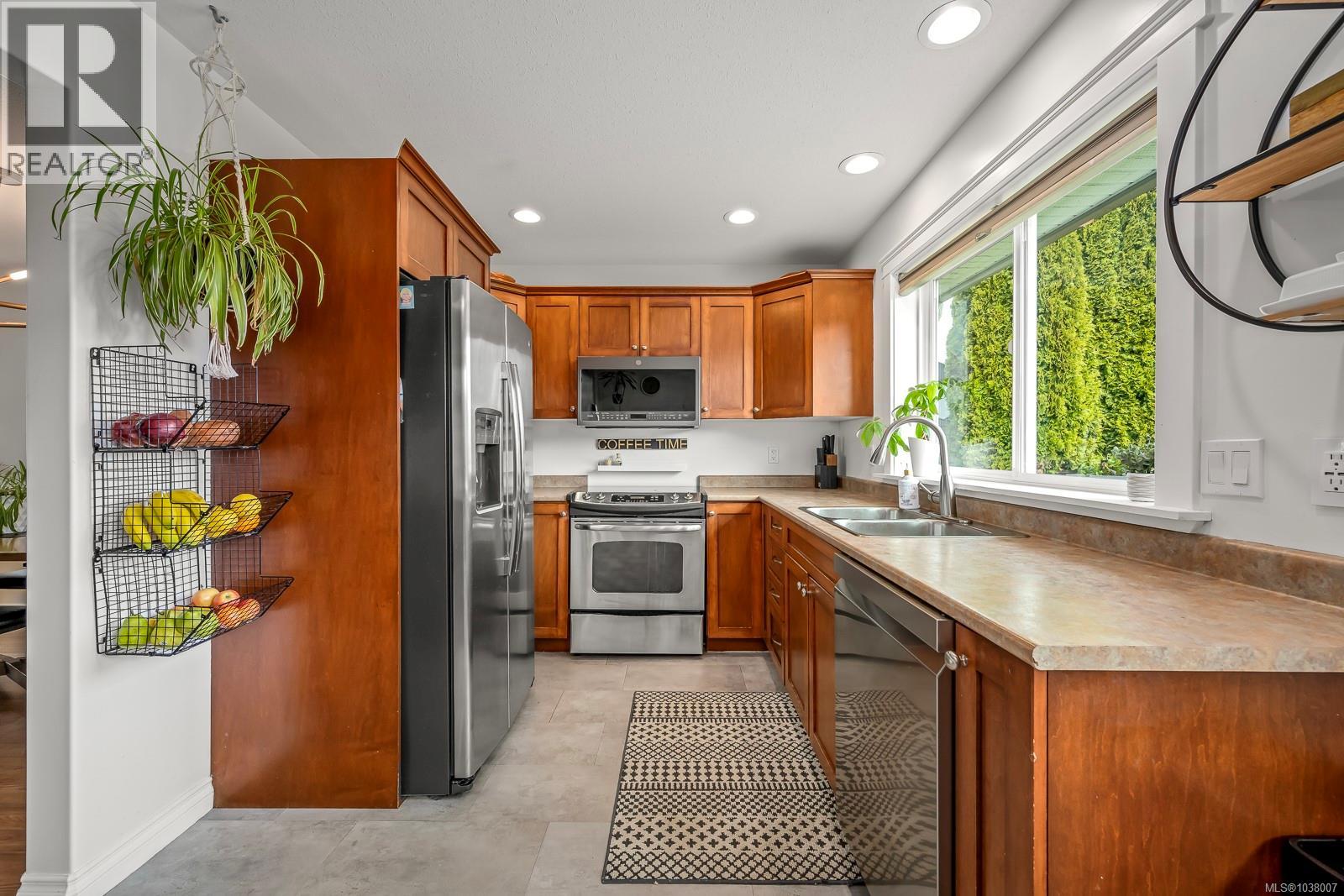 836 Tracker Pl, Comox, British Columbia  V9M 4E8 - Photo 4 - 1038007