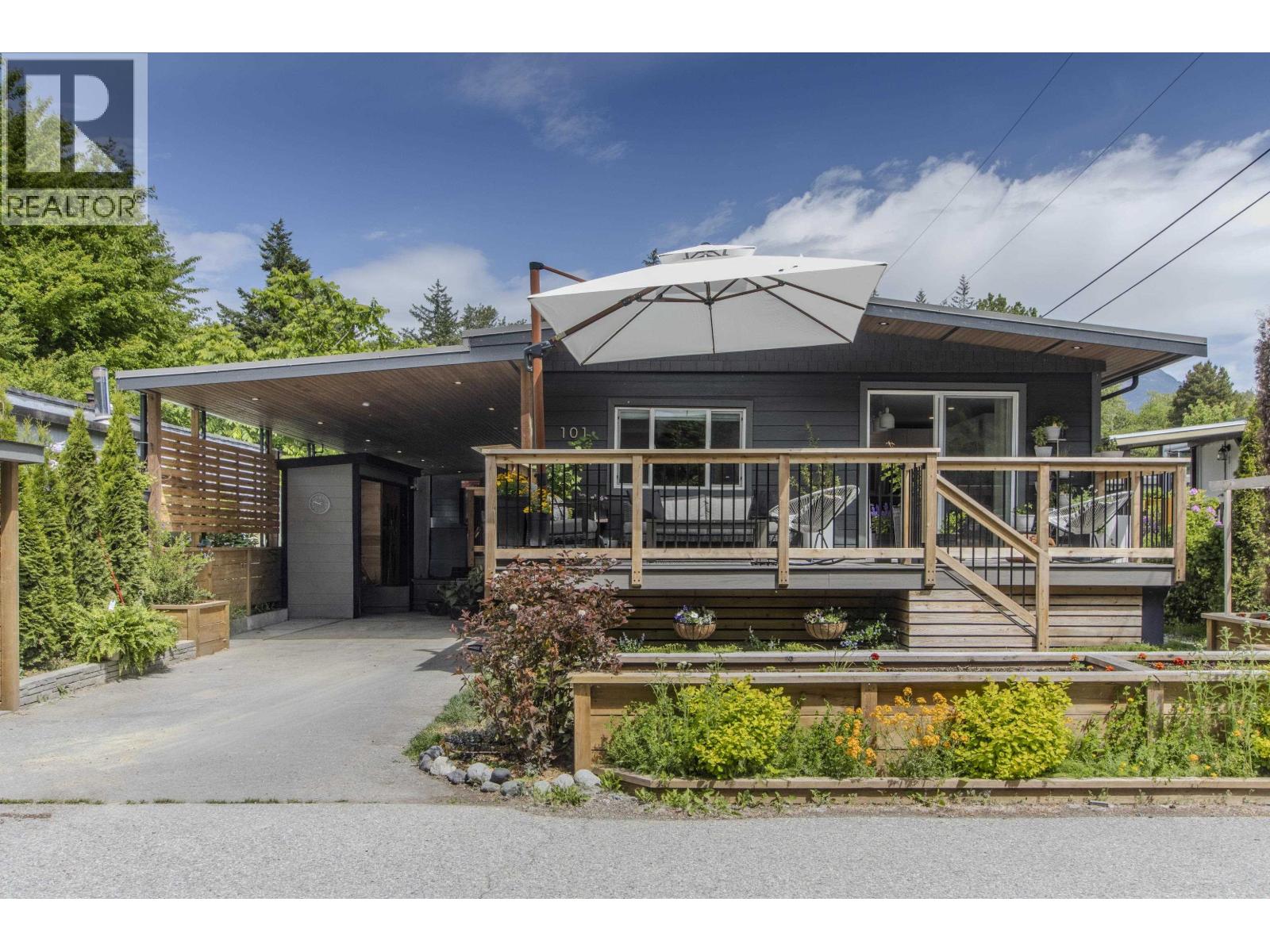 101 40157 Government Road, Squamish, British Columbia  V8B 0B3 - Photo 1 - R3127065