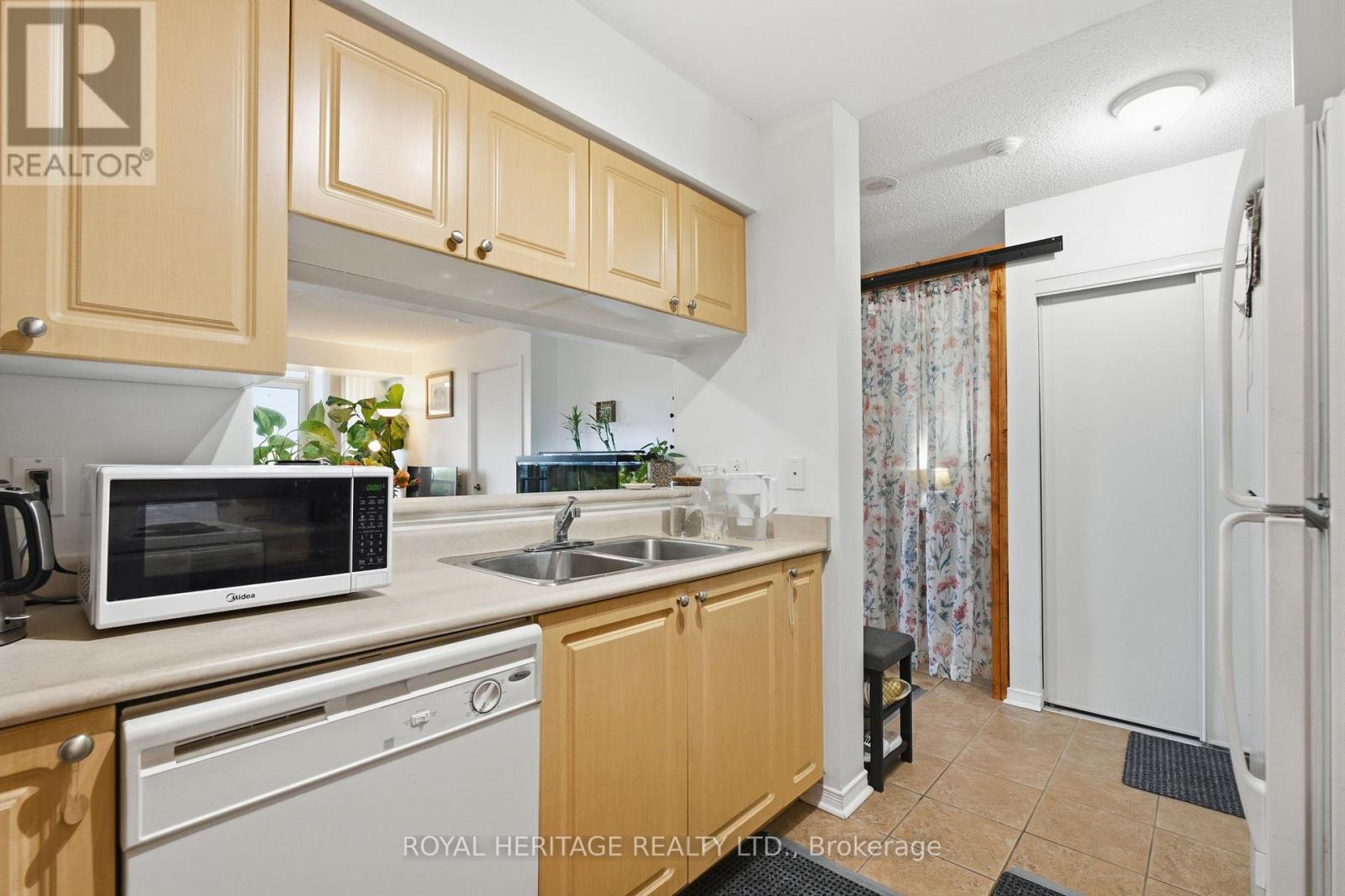 501 - 1200 The Esplanade, Pickering, Ontario L1V 6V3 - Photo 10 - E13190864