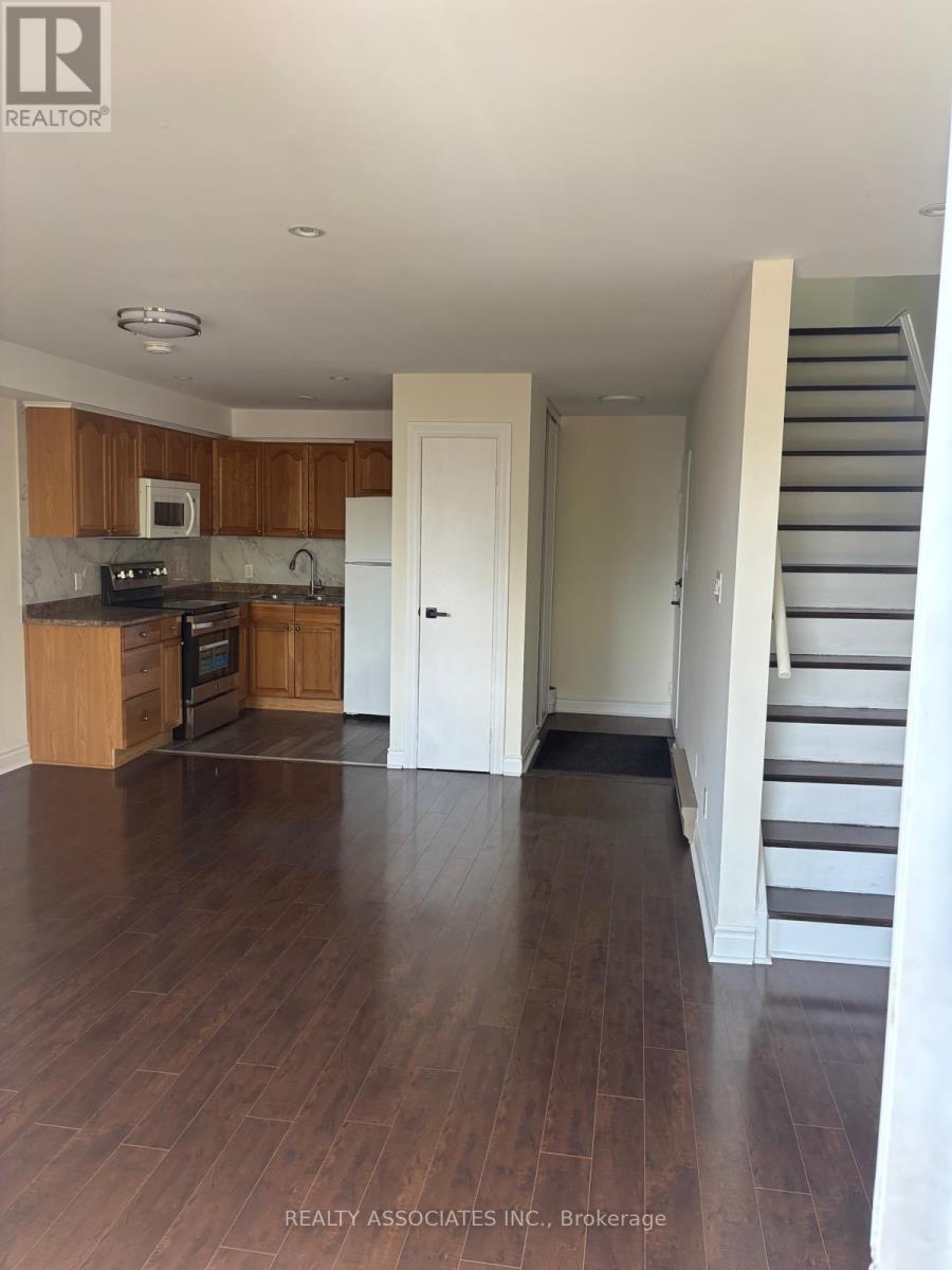 B - 1389 Danforth Avenue, Toronto, Ontario M4J 1N2 - Photo 1 - E13192174